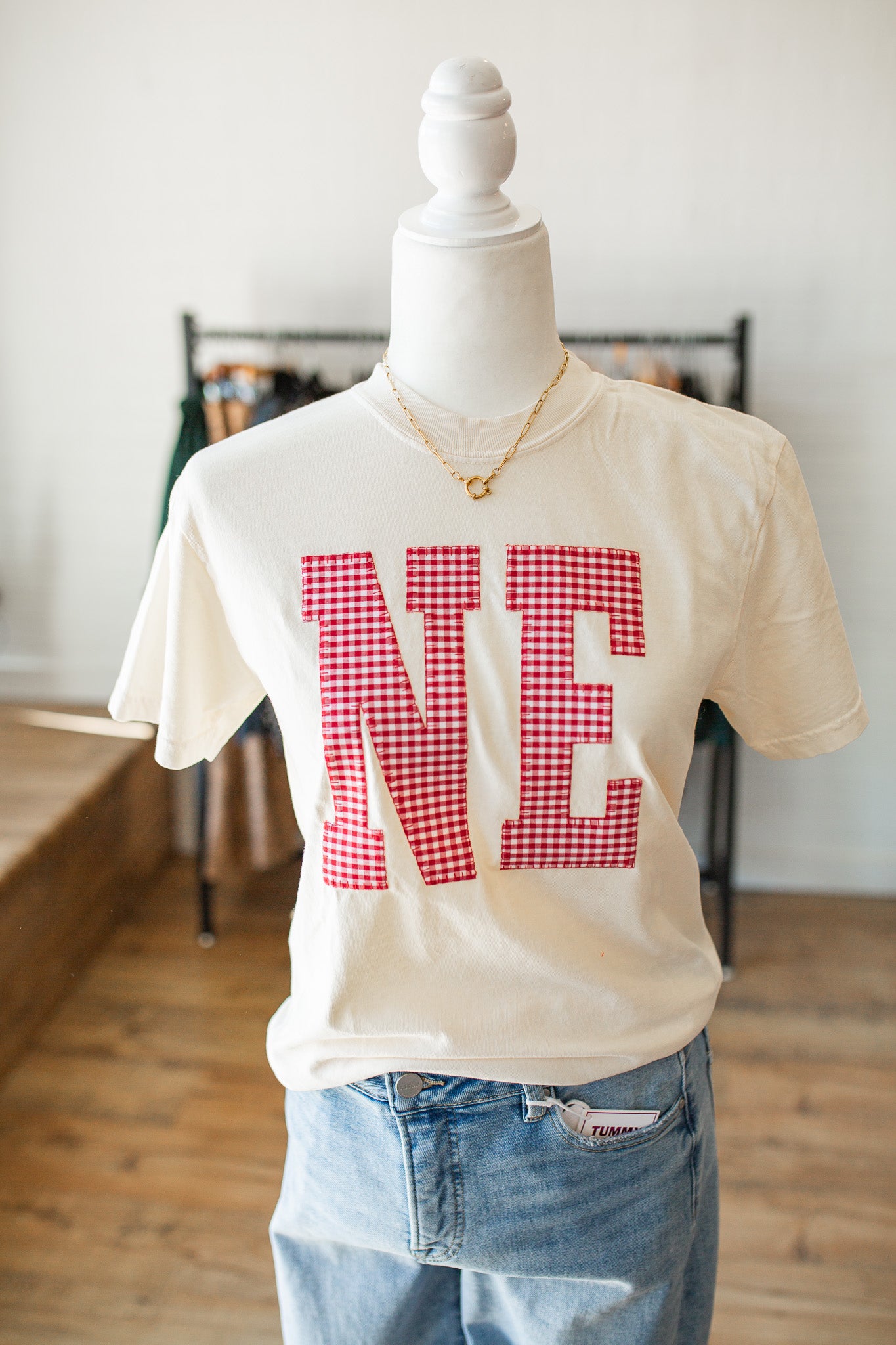 GINGHAM NE APPLIQUE - IVORY TEE
