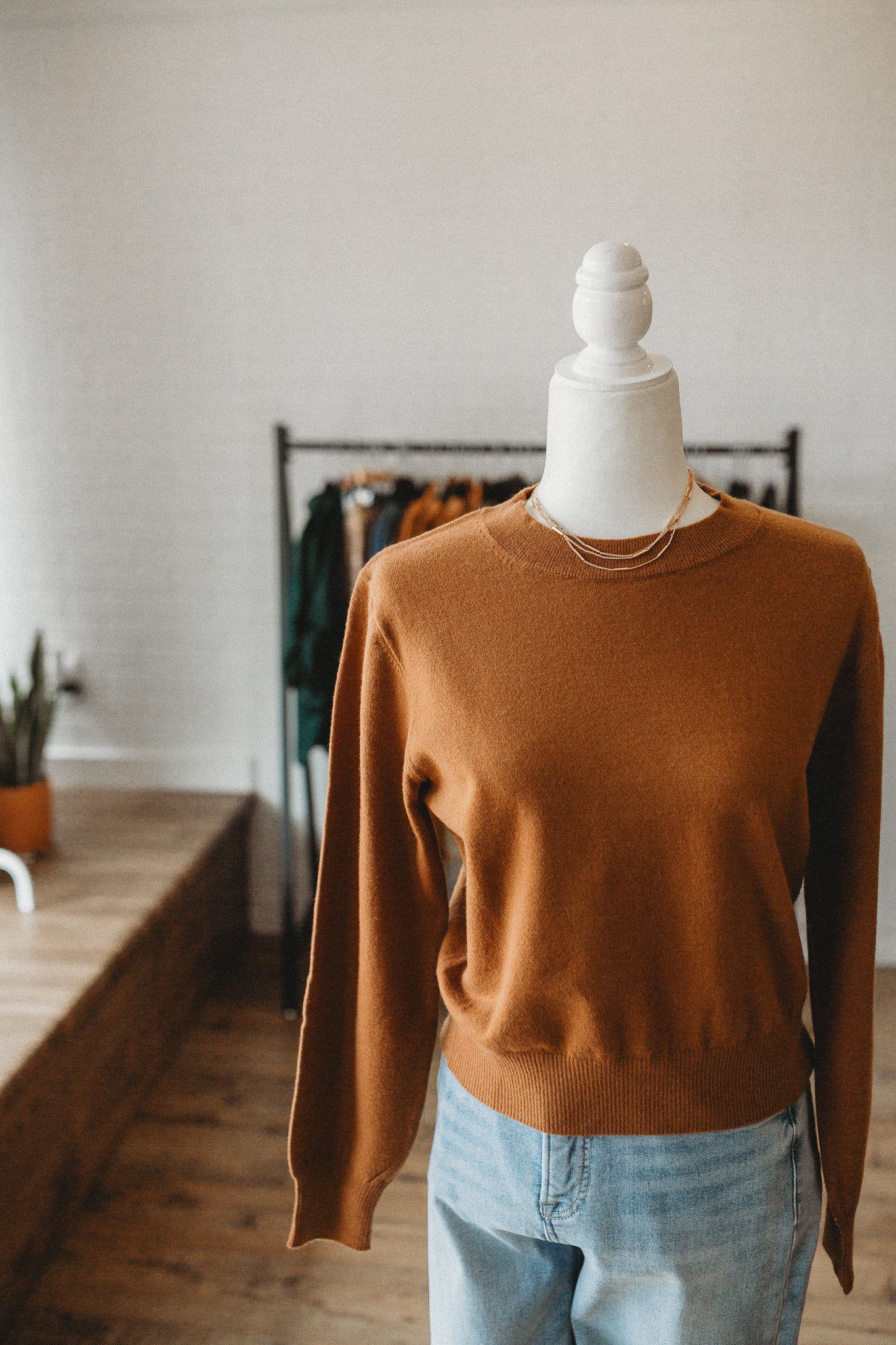 Crew Neck Pullover Caramel/Ivory