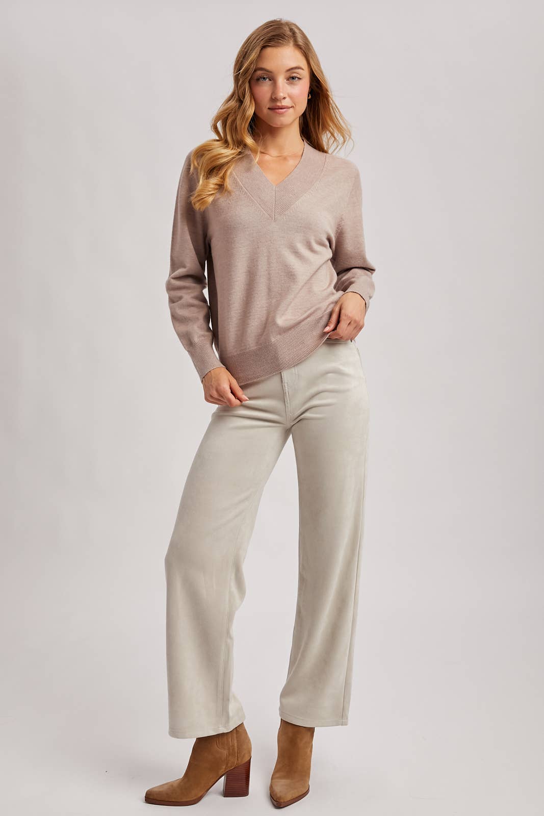 Ruby RIBBED V-NECK KNIT SWEATER