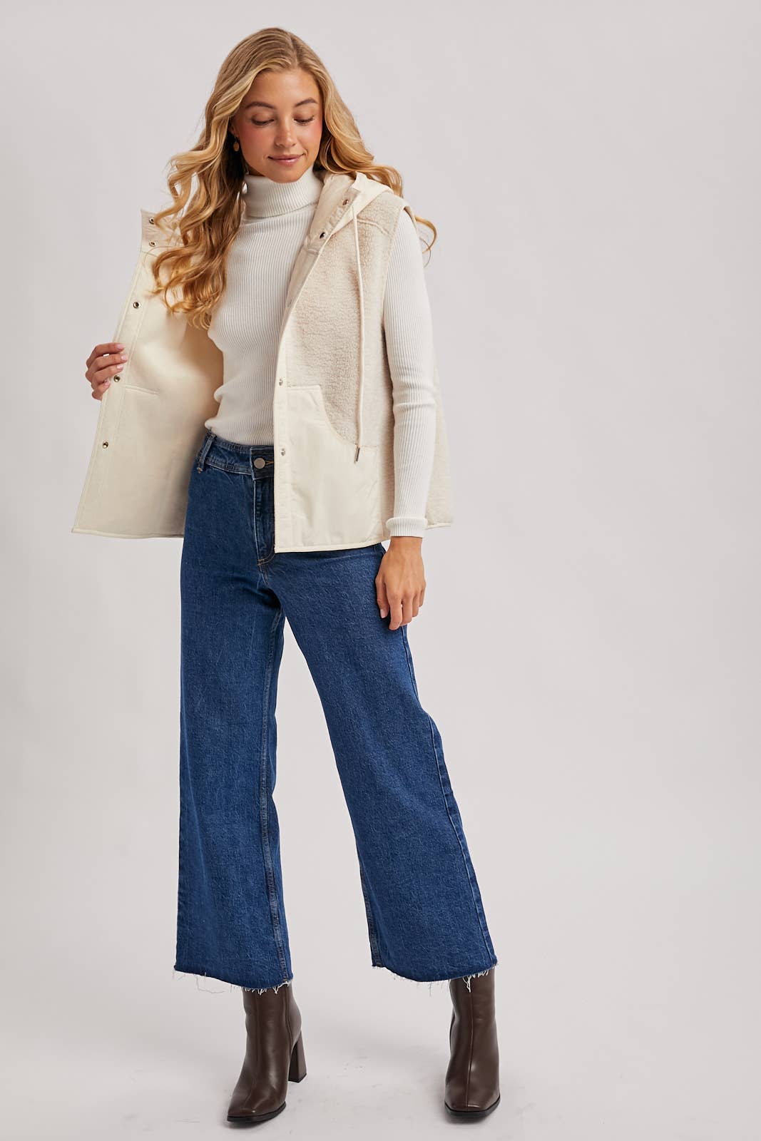 SHERPA FLEECE HOODED VEST