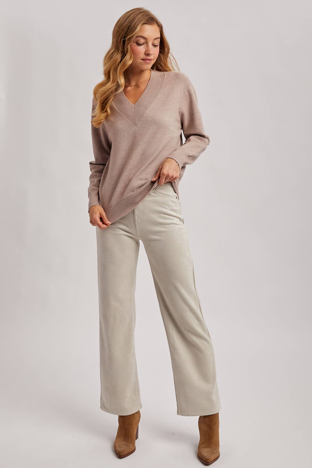 Ruby RIBBED V-NECK KNIT SWEATER