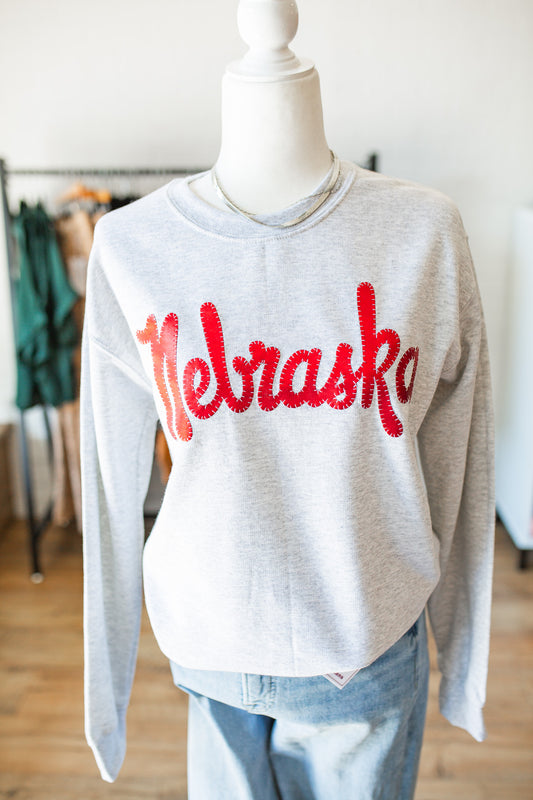 METALLIC NEBRASKA APPLIQUE - GREY CREW
