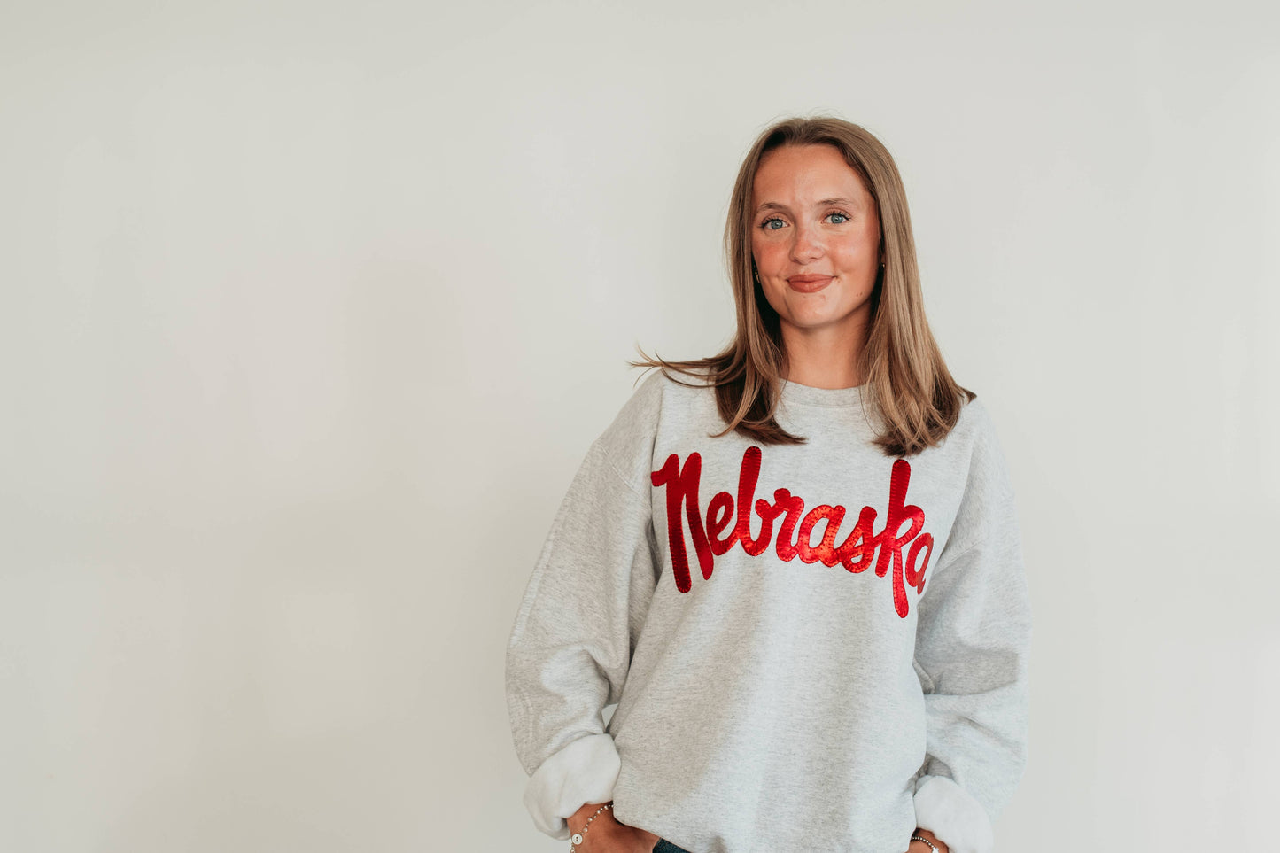 METALLIC NEBRASKA APPLIQUE - GREY CREW