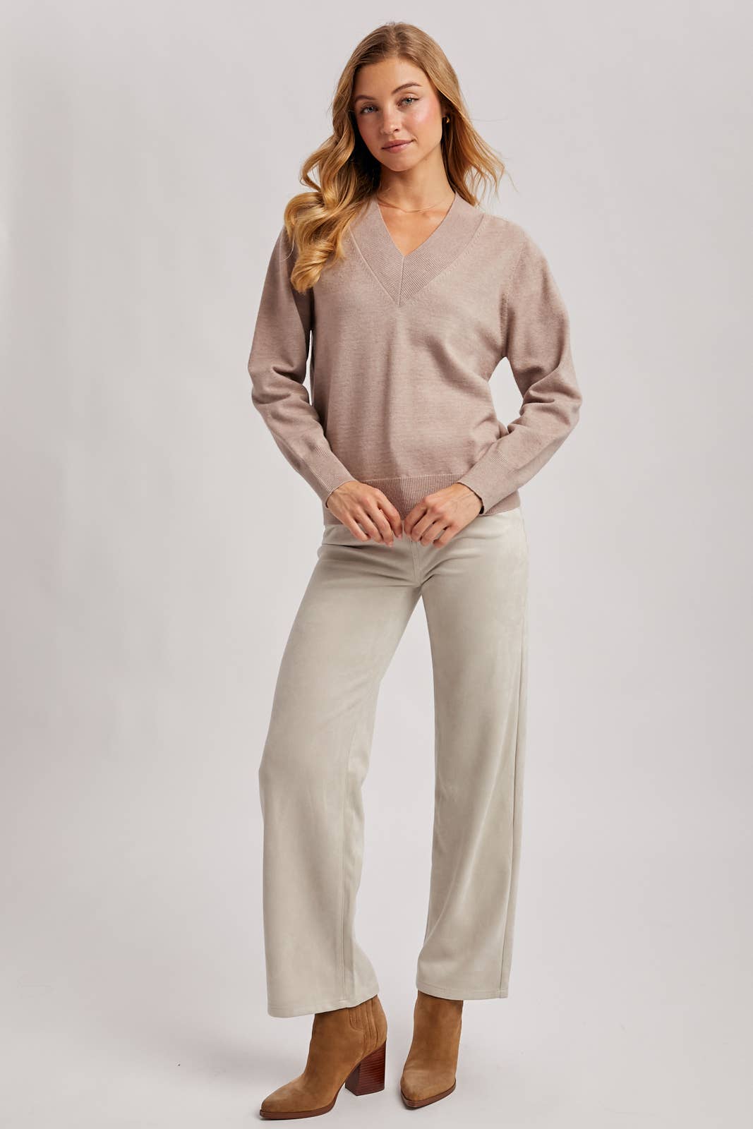 Ruby RIBBED V-NECK KNIT SWEATER